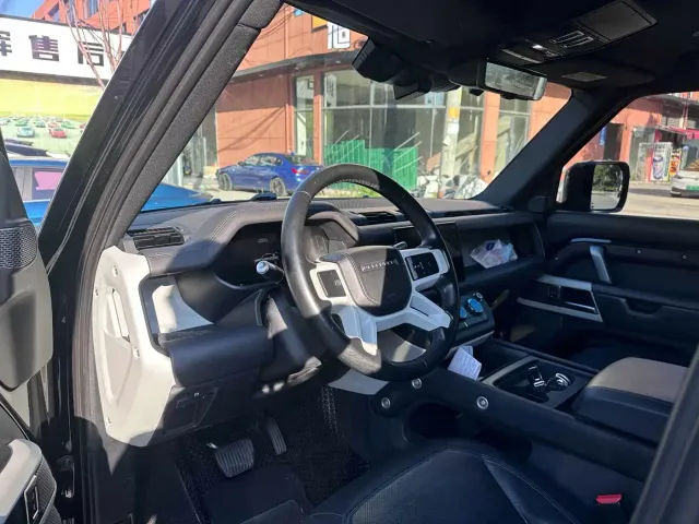 Land Rover Defender — Фото автомобиля 2