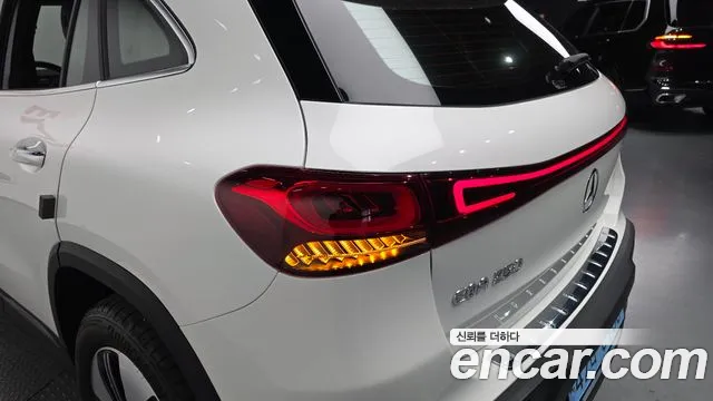 Mercedes-Benz EQA — Фото автомобиля 22