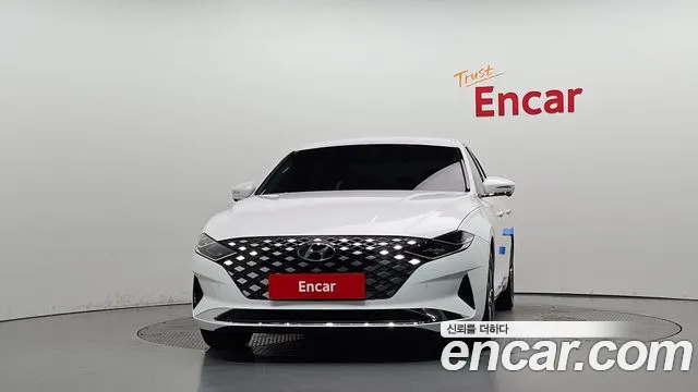 Hyundai Grandeur New — Фото автомобиля 3