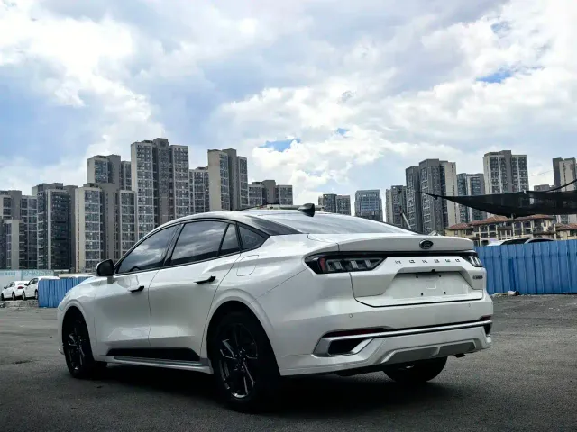 Ford Mondeo — Фото автомобиля 13