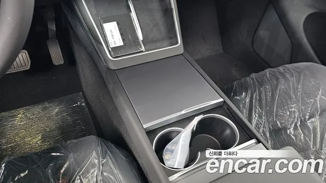Tesla Model Y — Фото автомобиля 7
