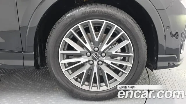 Audi Q3 40 TFSI quattro Premium — Фото автомобиля 19