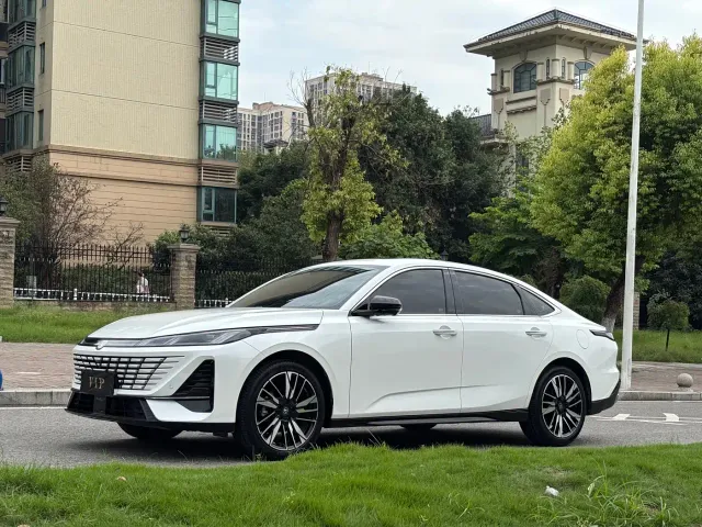 Фотография автомобиля — Changan Eado