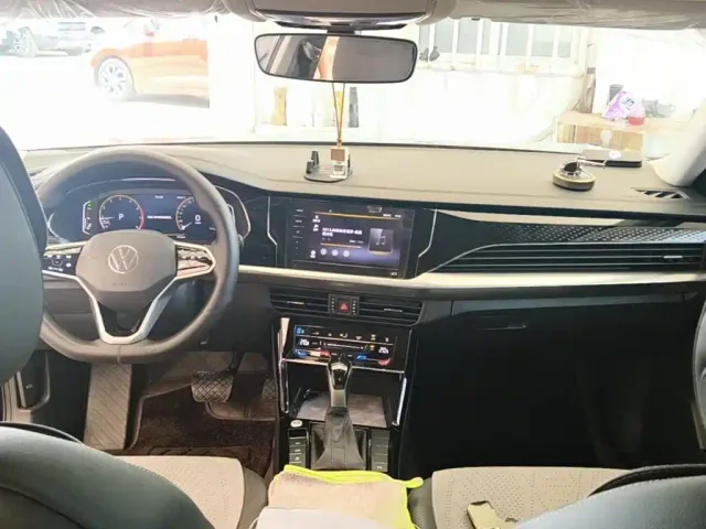 Volkswagen Passat — Фото автомобиля 9