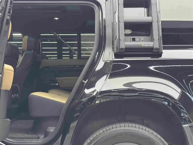 Land Rover Defender — Фото автомобиля 9