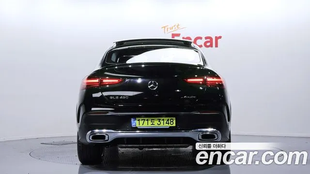 Mercedes-Benz GLE-Class — Фото автомобиля 2