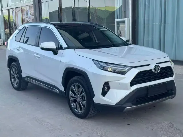 Toyota RAV4 — Фото автомобиля 3