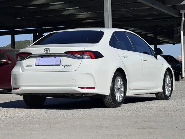 Toyota Corolla — Фото автомобиля 11