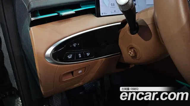 Genesis GV70 — Фото автомобиля 24