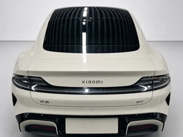 Xiaomi SU7 — Фото автомобиля 8