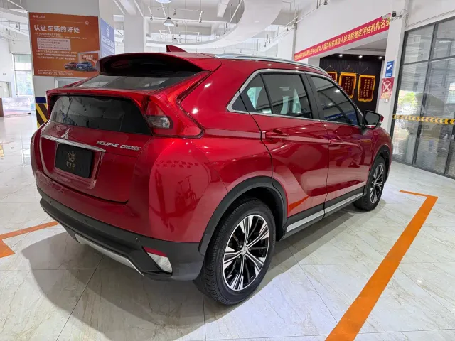 Mitsubishi Eclipse Cross — Фото автомобиля 4