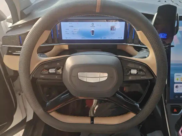 Geely Boyue L — Фото автомобиля 15