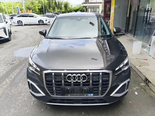 Audi Q2L — Фото автомобиля 2