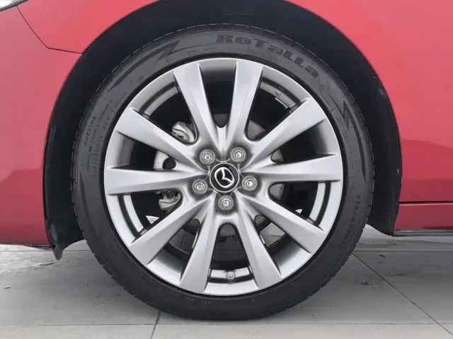 Mazda Axela — Фото автомобиля 17