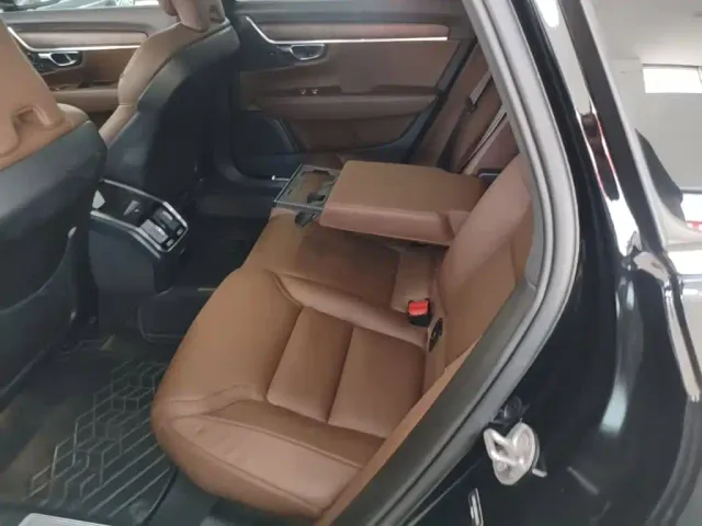 Volvo S90 — Фото автомобиля 16