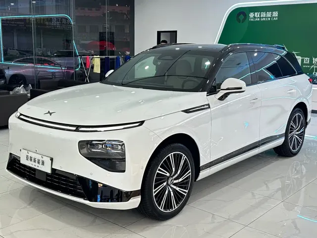 Xpeng G9 — Фото автомобиля 3