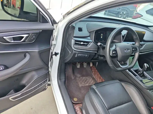Chery Tiggo 8 — Фото автомобиля 15