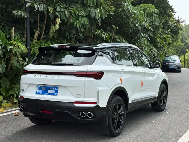 Geely Binyue — Фото автомобиля 9