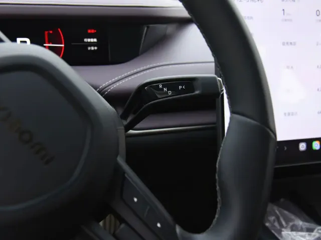 Xiaomi SU7 — Фото автомобиля 11