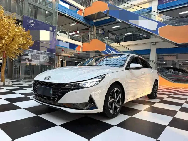 Фотография автомобиля — Hyundai Elantra