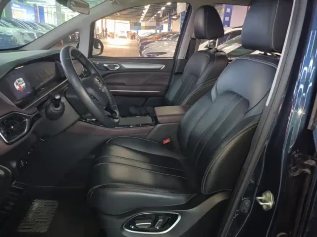 GAC Trumpchi M6 — Фото автомобиля 14