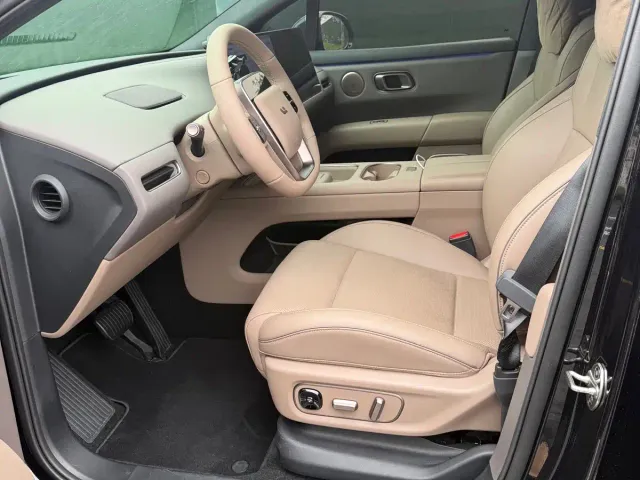 Li Auto i6 — Фото автомобиля 12