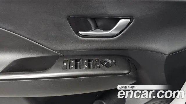 Hyundai Kona — Фото автомобиля 30