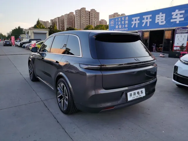 Li Auto L8 — Фото автомобиля 6