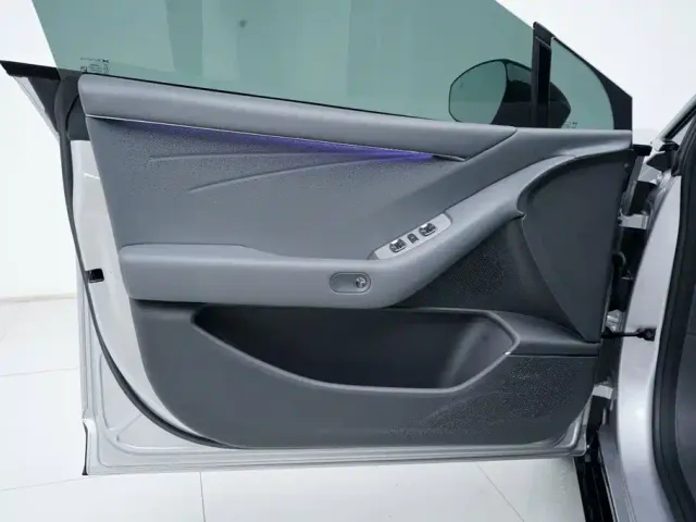 Xpeng P7+ — Фото автомобиля 10