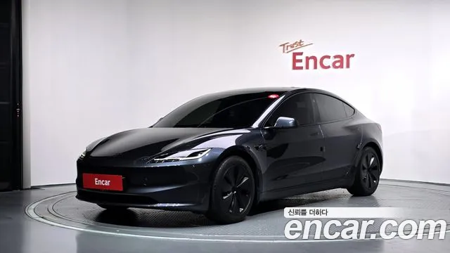 Фотография автомобиля — Tesla Model 3