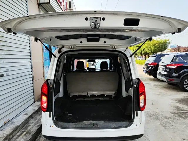 Wuling Hongguang — Фото автомобиля 18