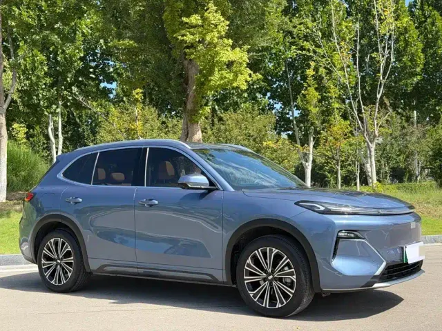 Geely Galaxy Starship 7 EM-i — Фото автомобиля 3