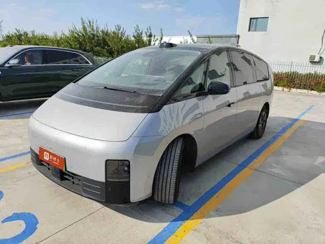 Фотография автомобиля — Li Auto MEGA