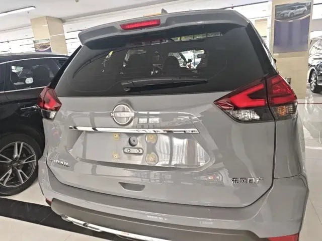 Nissan X-Trail — Фото автомобиля 5