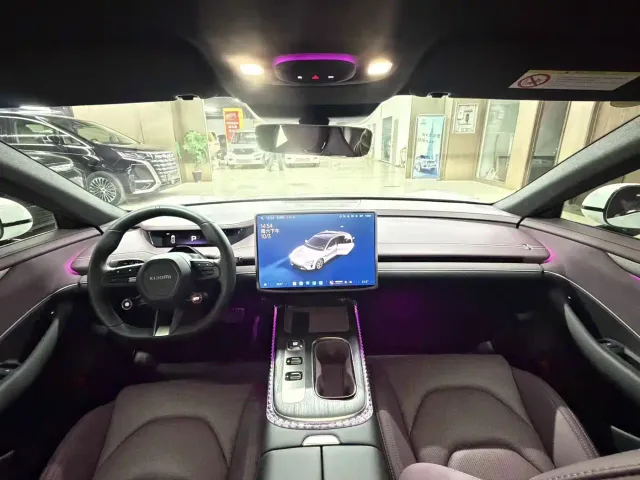 Xiaomi SU7 — Фото автомобиля 8