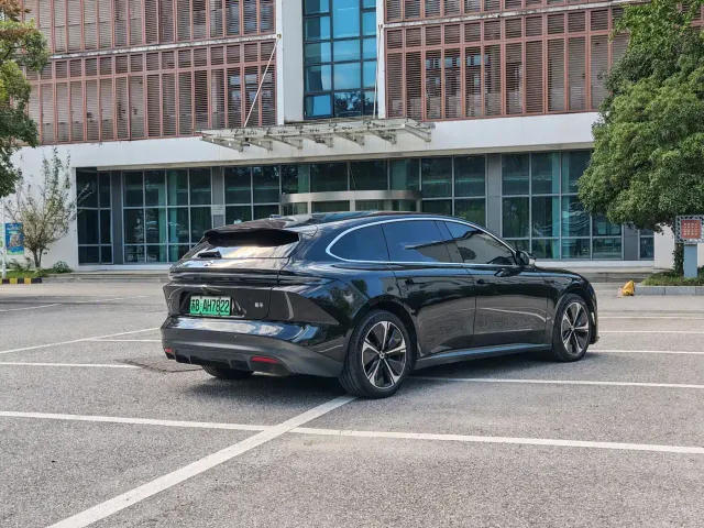 Nio ET5 Touring — Фото автомобиля 4