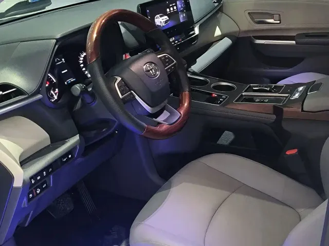 Toyota Granvia — Фото автомобиля 4