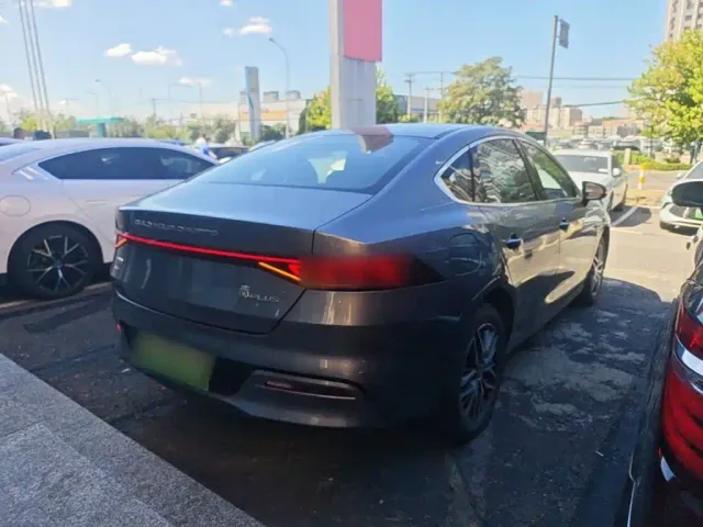 BYD Qin PLUS — Фото автомобиля 6