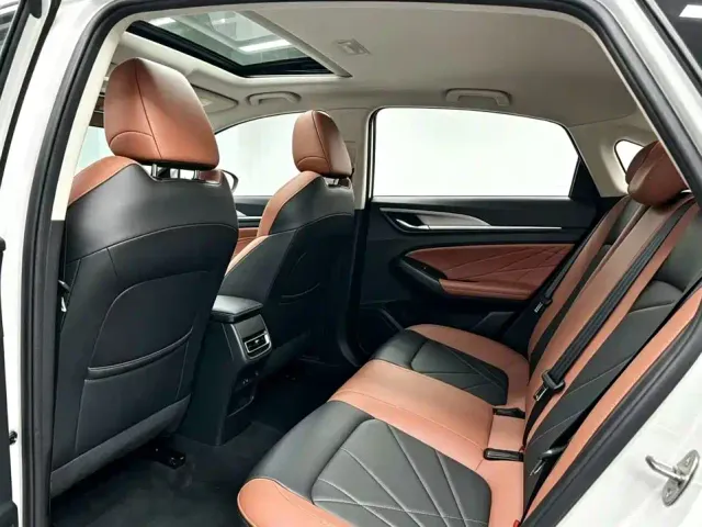 Changan Eado — Фото автомобиля 6