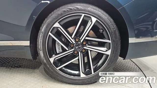 Genesis G80 Бензин 2.5 турбо AWD — Фото автомобиля 17