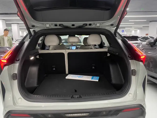Geely Boyue — Фото автомобиля 12