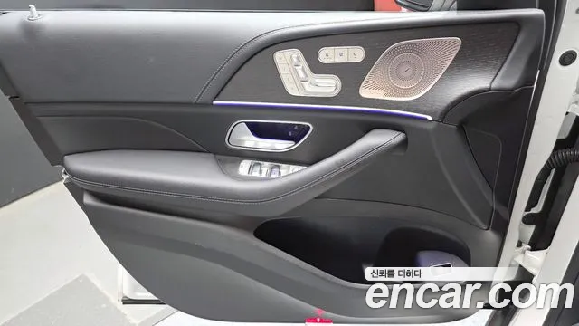 Mercedes-Benz GLE-Class — Фото автомобиля 24