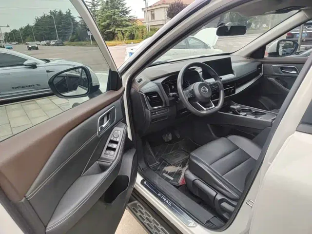 Nissan X-Trail — Фото автомобиля 15