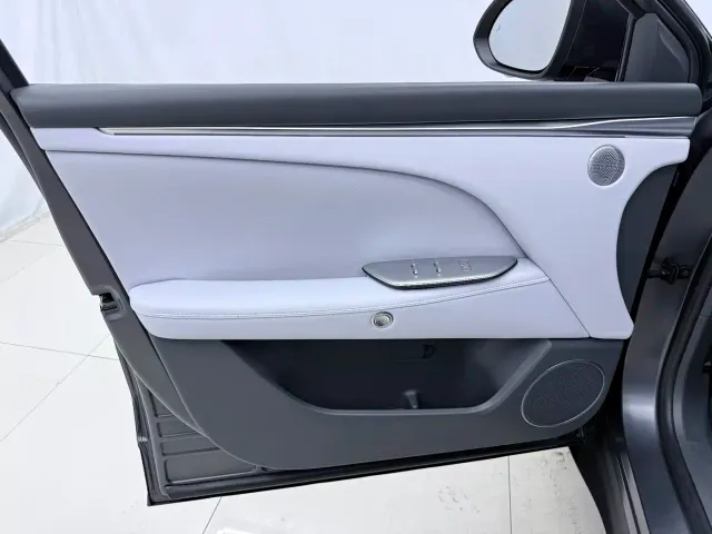 Arcfox Alpha T5 — Фото автомобиля 17