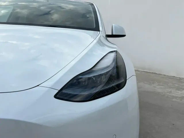 Tesla Model Y — Фото автомобиля 8