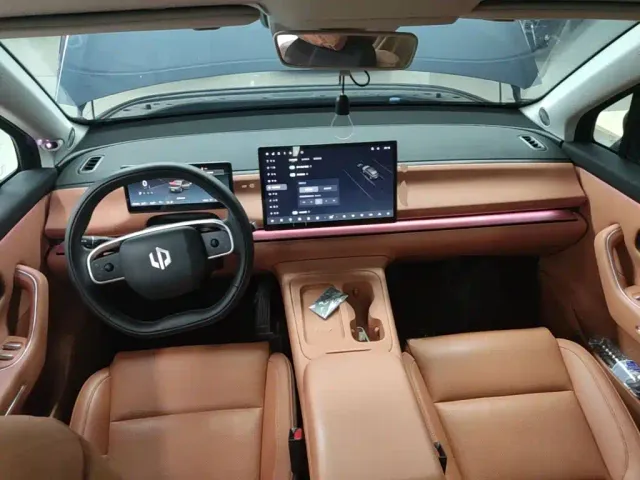 Leapmotor C10 — Фото автомобиля 9