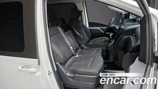 Hyundai Staria Staria 4WD Tourer 11 мест — Фото автомобиля 12