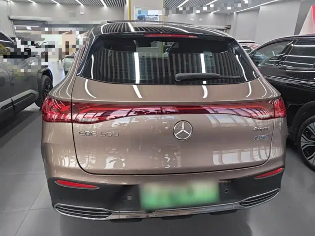 Mercedes-Benz EQE SUV — Фото автомобиля 5