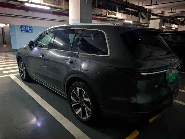 Li Auto ONE — Фото автомобиля 3