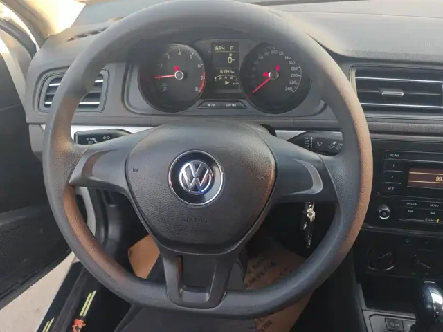 Volkswagen Lavida — Фото автомобиля 15
